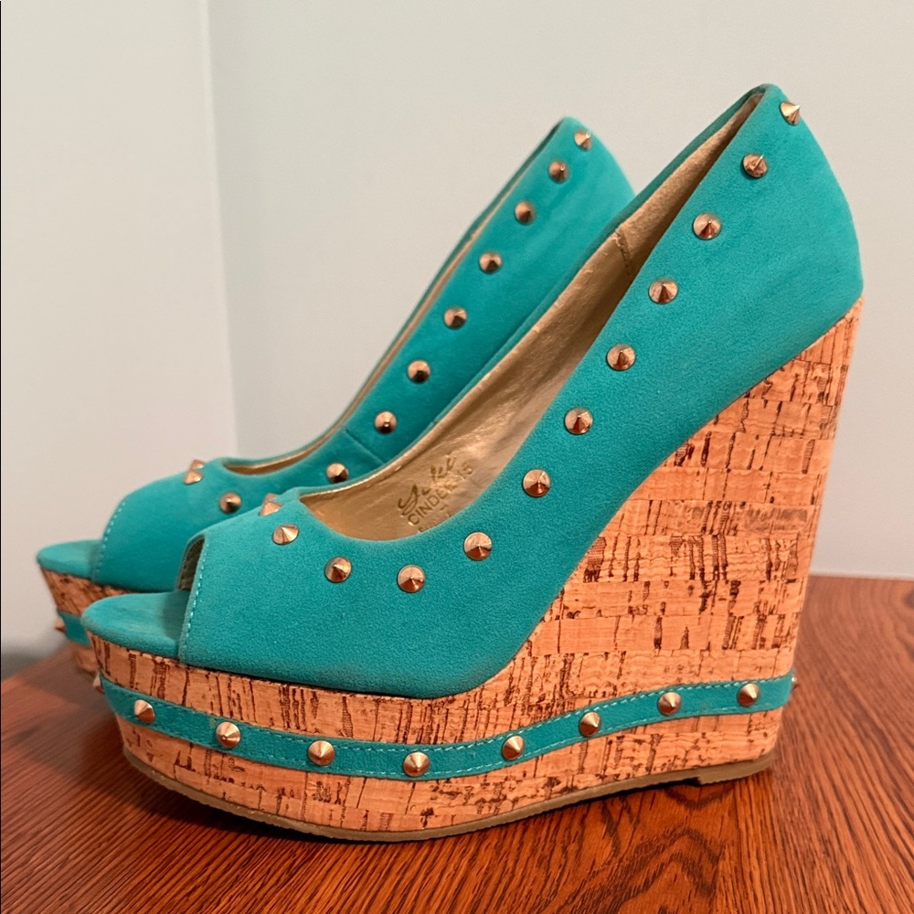 Yoki.  Wedge Shoe.  Size 7.